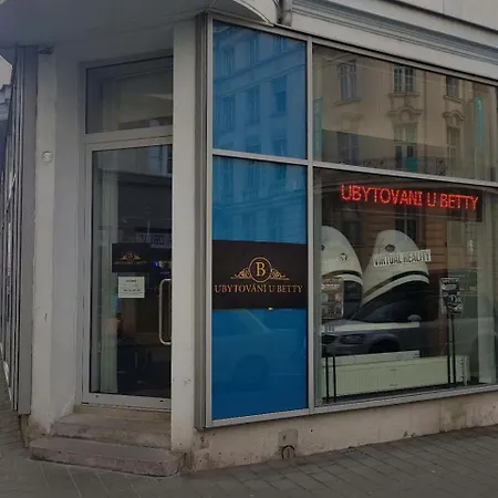 酒店 Vip U Betty Centrum Se Saunou